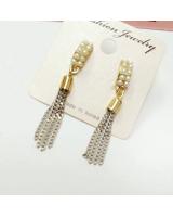 KR-132 Stylish Earring White