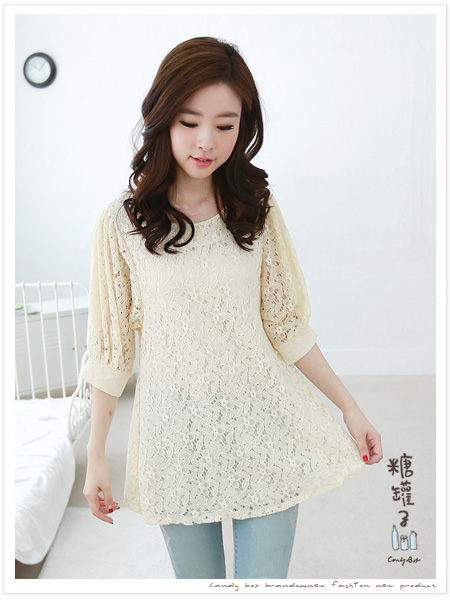 WT5792 Fashion Lace Top Almond