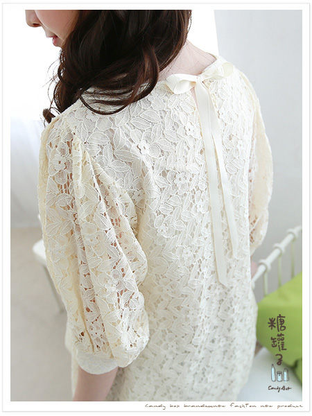 WT5792 Fashion Lace Top Almond
