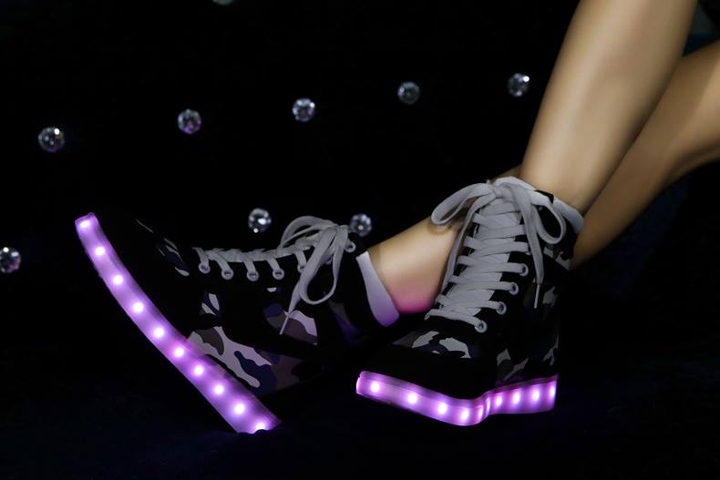 WS002 Cool Multi Colour LED Shoes Black