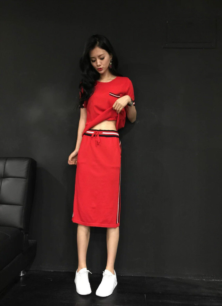 WT7219 Fashion Top and Skirt Red (1 Set)
