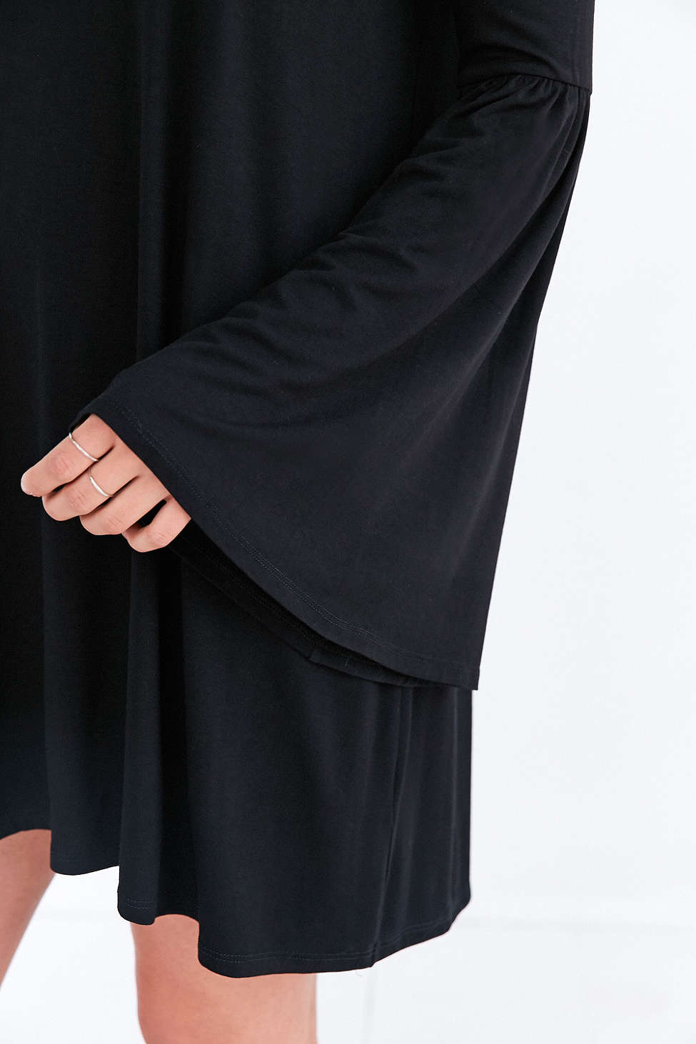 WD7367 Off-Shoulder Dress Black