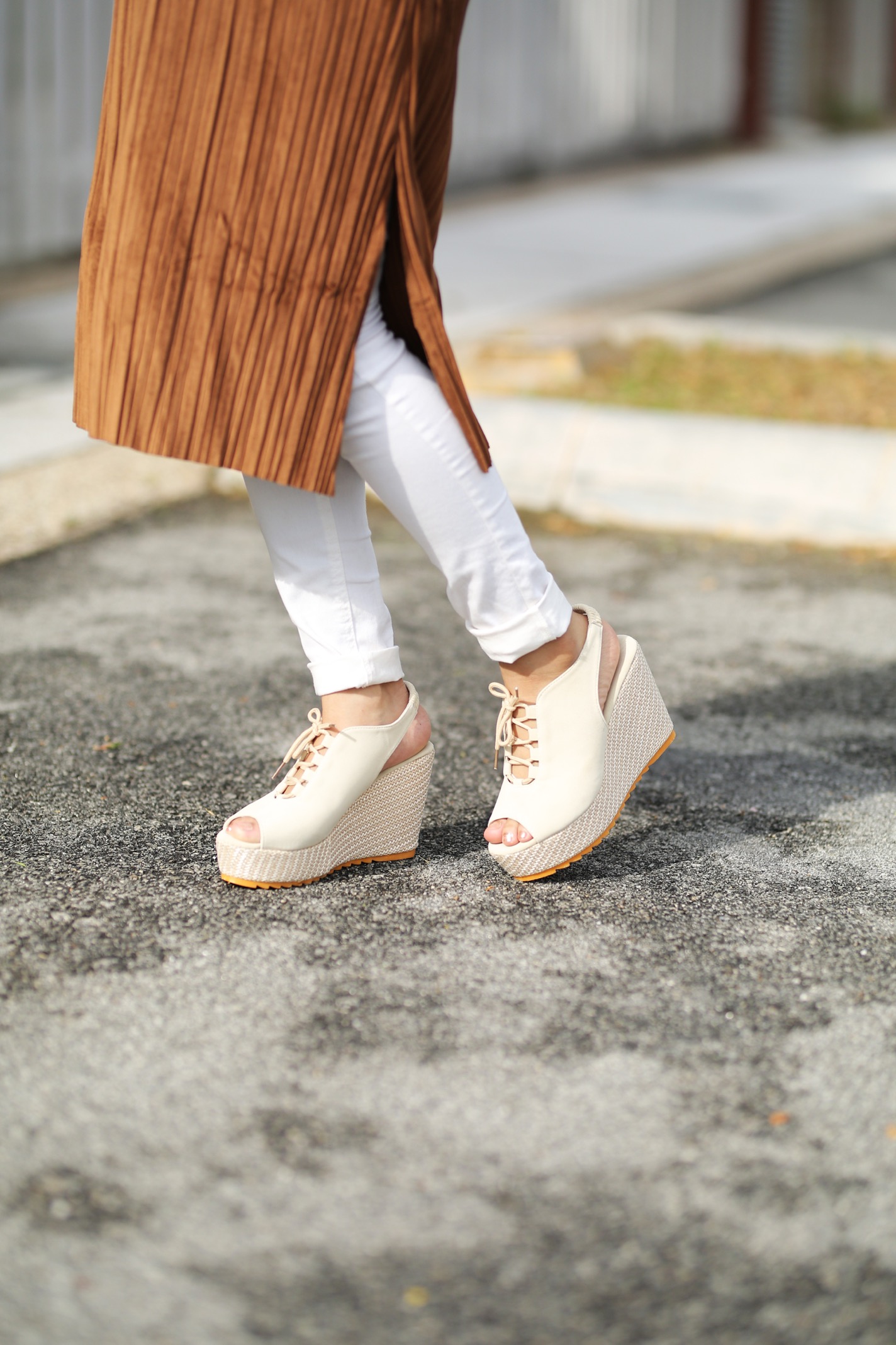 HA040 Open Toe Lace Up wedges Beige