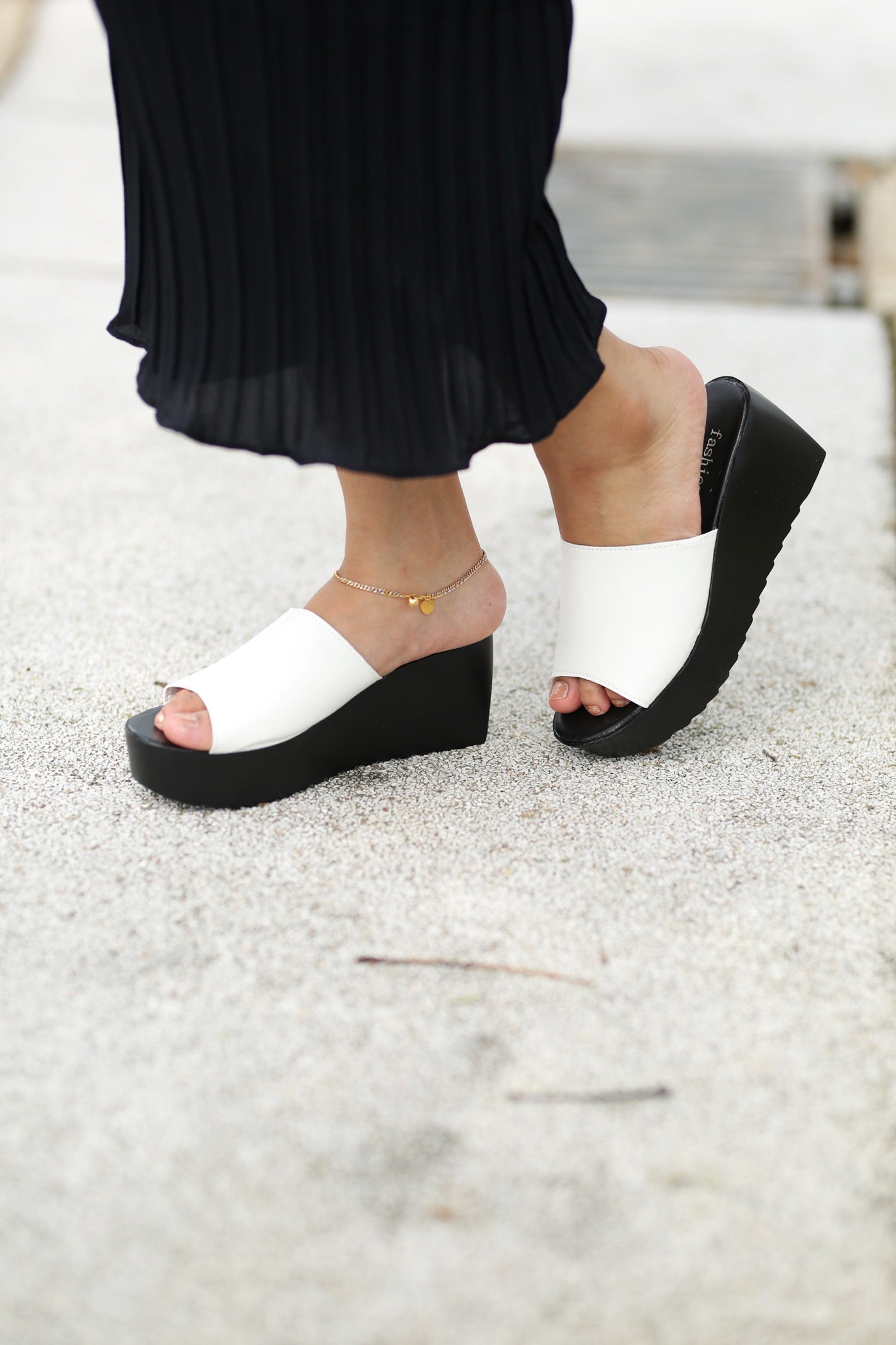 HA054 Platform Sandals White