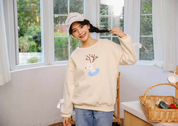 VW12091 Cute Top Almond