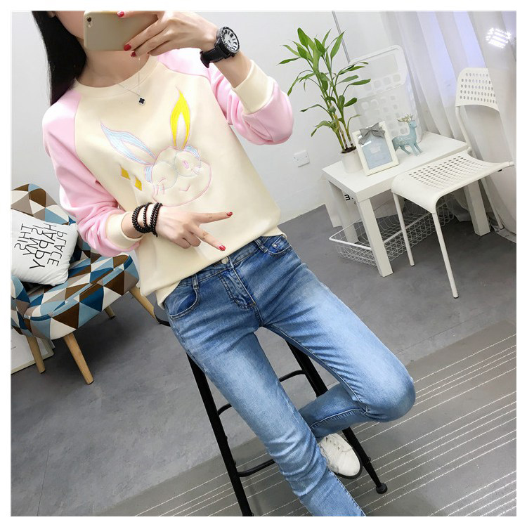 GW2083 Cute Top Almond