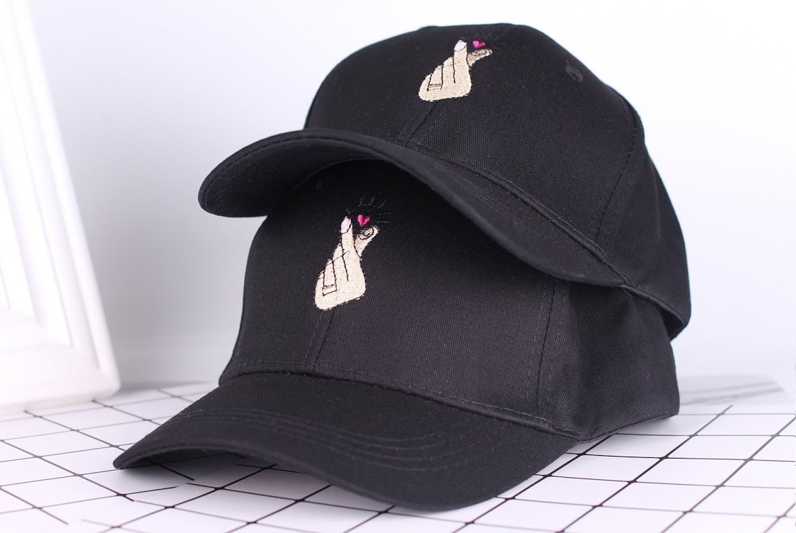 QA-314 Stylish Baseball Cap Heart