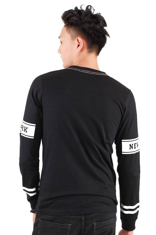 QA-303 Men Graphic T Shirt Black
