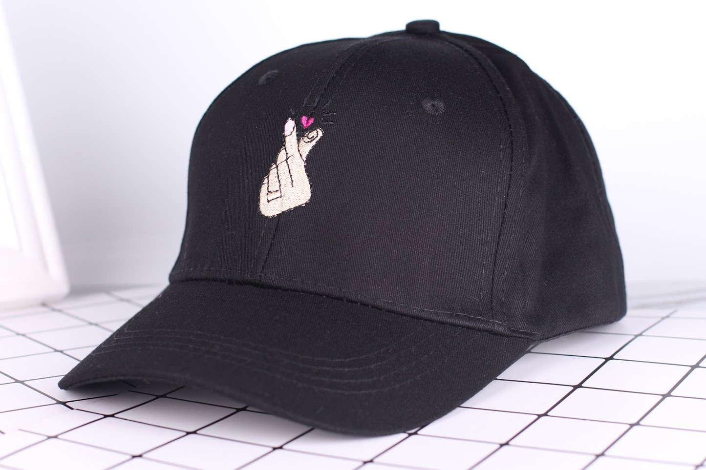 QA-314 Stylish Baseball Cap Heart