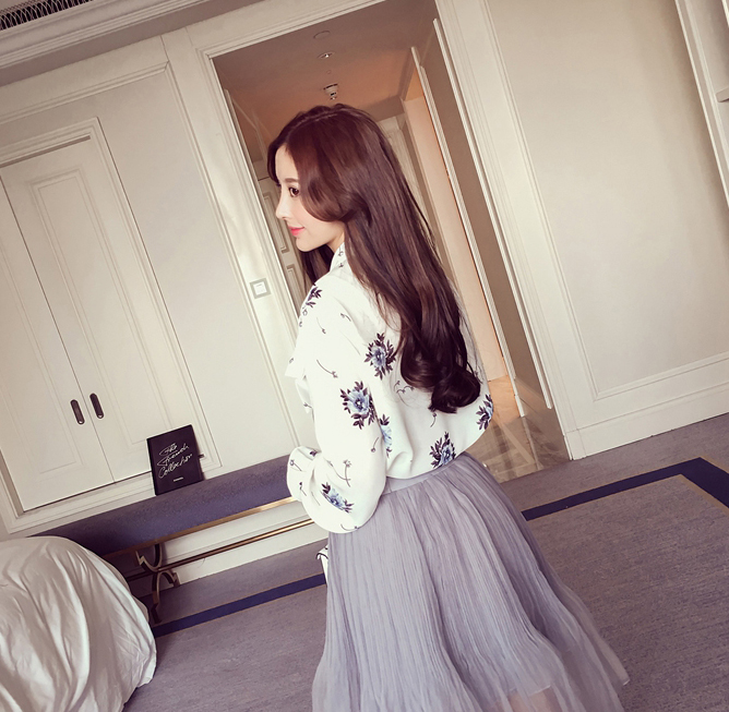 KF527 Floral Printed Top White