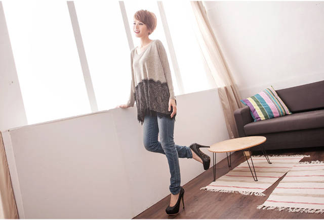 KF561 Long Sleeved Loose Top Beige