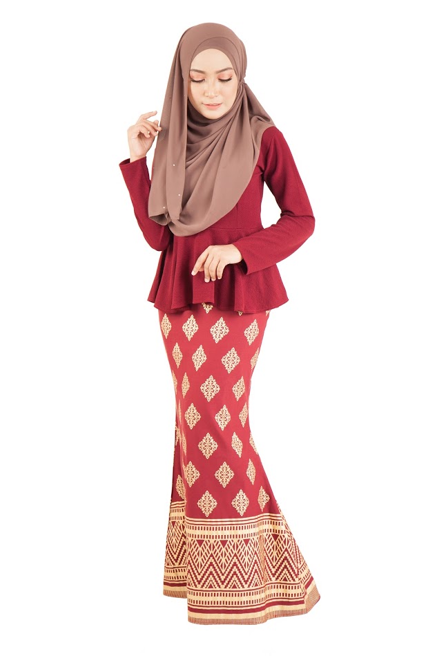 QA-390 Women Stylish Songket Baju Kurung Maroon
