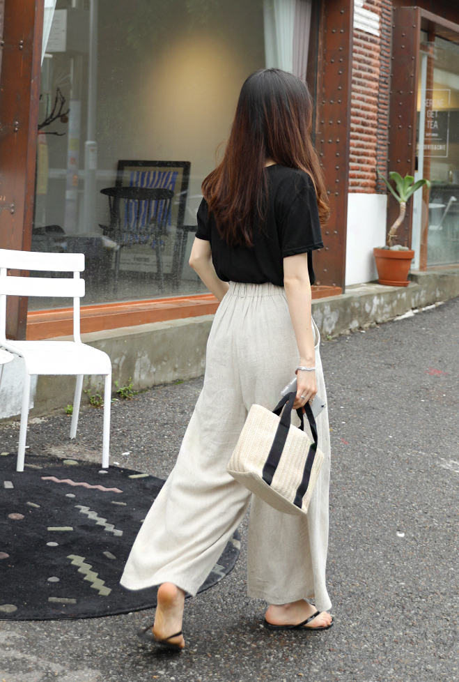 KB10099 Charming Top Black