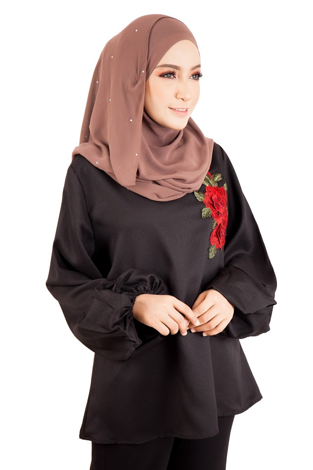QA-398 Women Floral Embroidery Blouse Black