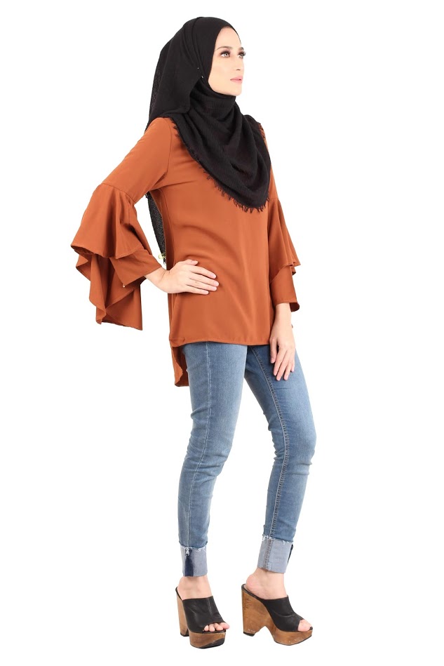 QA-425 Women Flared Blouse Brown