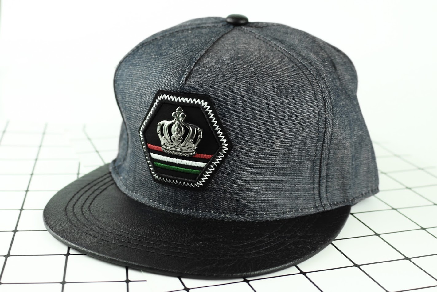 QA-439 Snapback Cap Collection Black