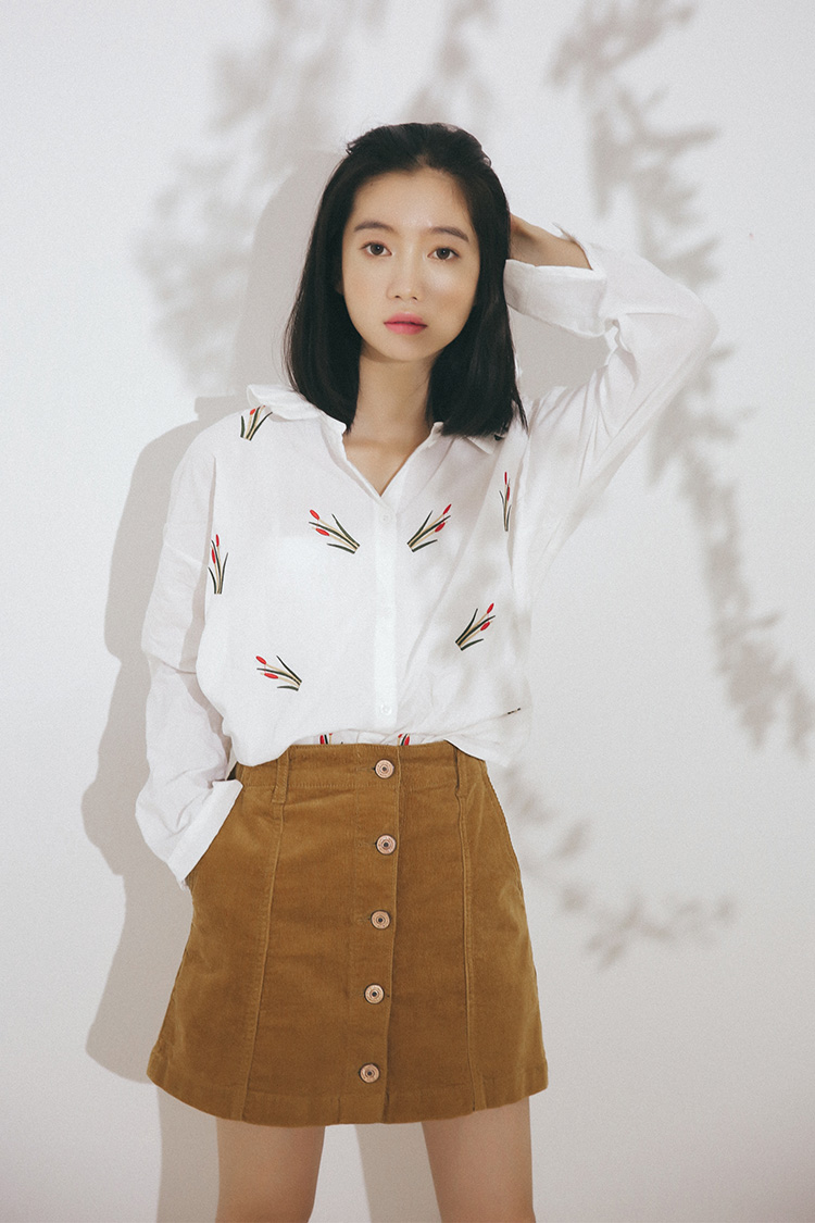 VW12328 Pretty Printed Top White