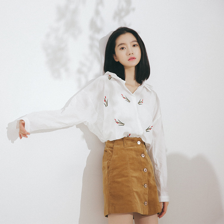 VW12328 Pretty Printed Top White