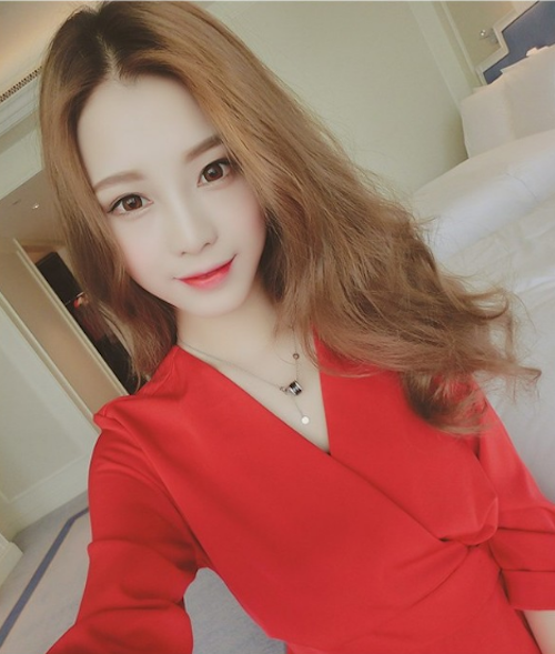 WD21595 Charming V-Neck Dress Red