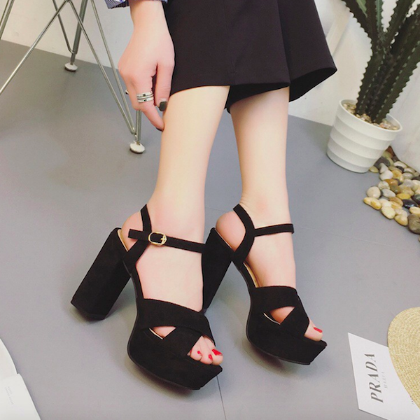 HT121 Elegant High Heel Black