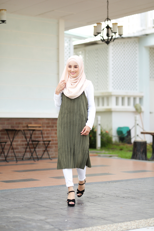 HA038 Cross Willy Heels Black