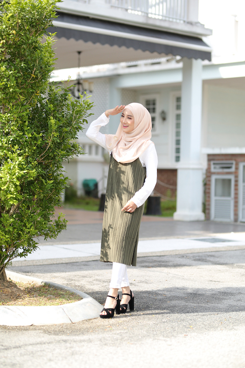 HA038 Cross Willy Heels Black