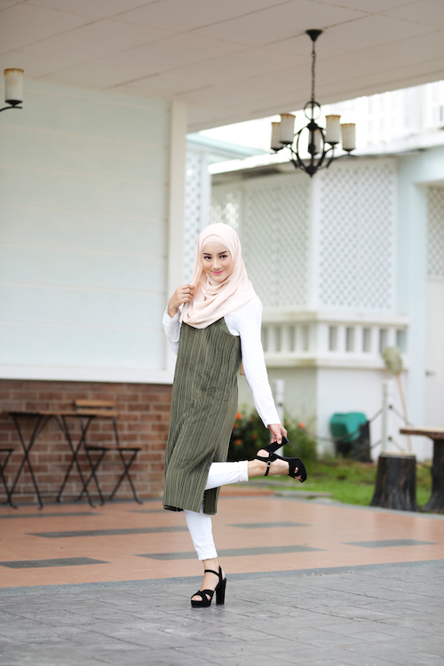 HA038 Cross Willy Heels Black