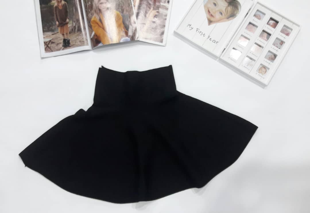 WP7688 Plain Mini Skirt Black