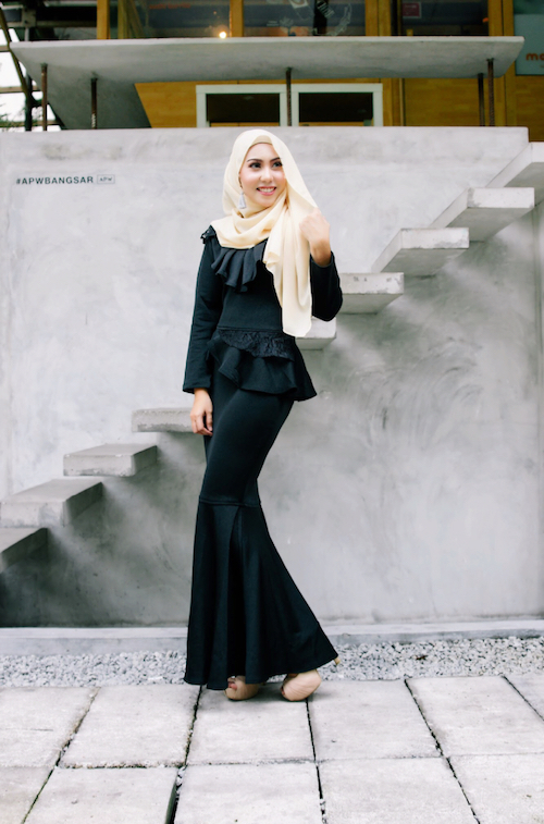 JW5045 Exclusive Dress Black