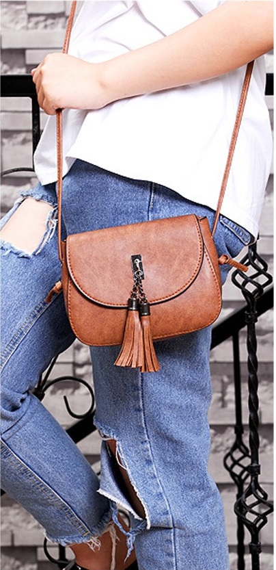 KW80493 SLING BAG BROWN
