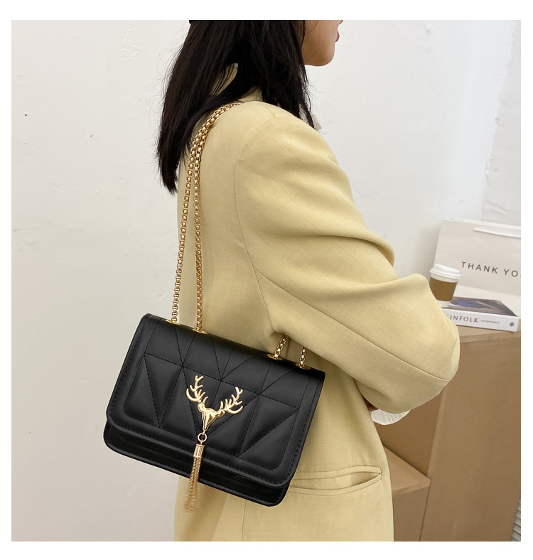 QA-899 Fashion Deer Chain Sling Bag Black