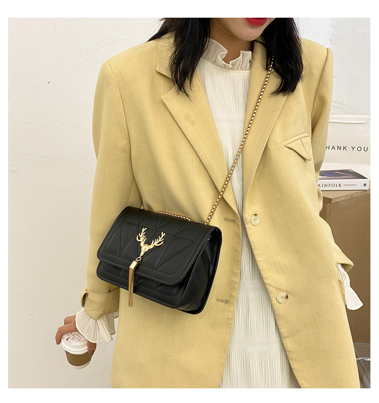 QA-899 Fashion Deer Chain Sling Bag Black