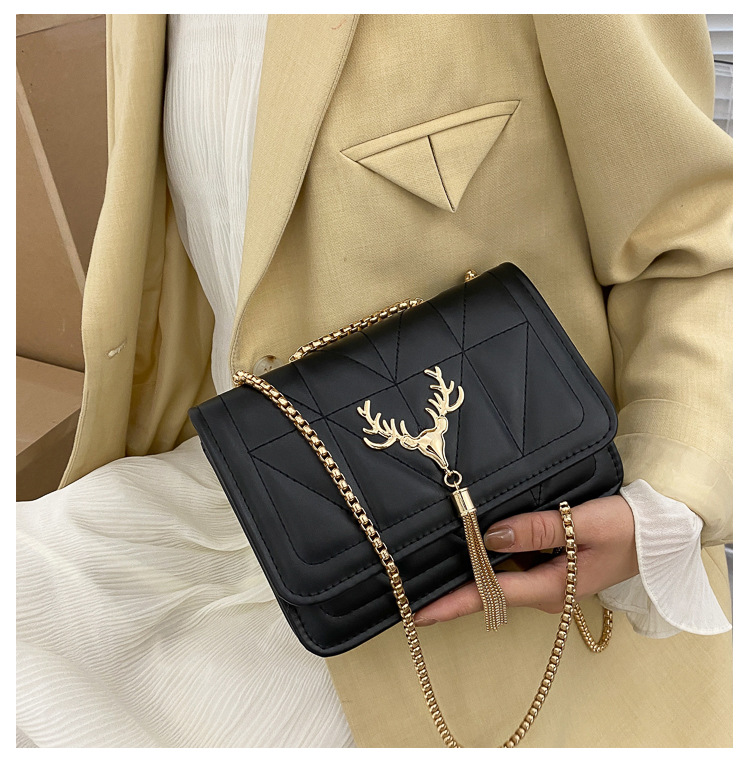 QA-899 Fashion Deer Chain Sling Bag Black