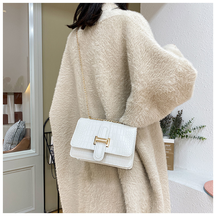 QA-897 Korean Fashion Chain Sling Bag White