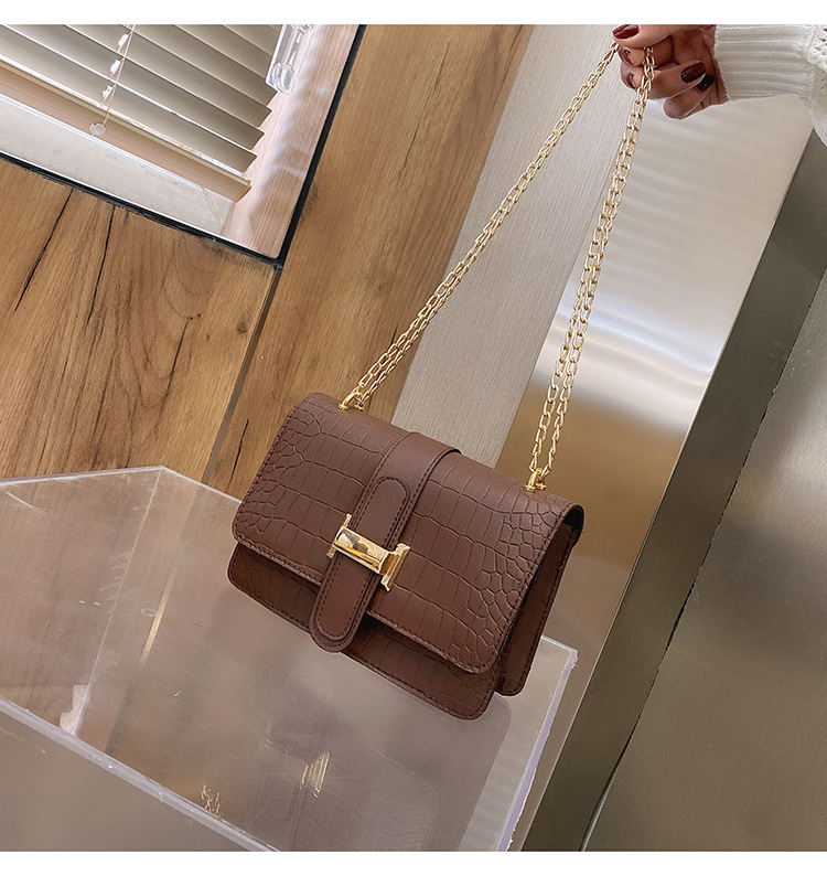 QA-897 Korean Fashion Chain Sling Bag Brown