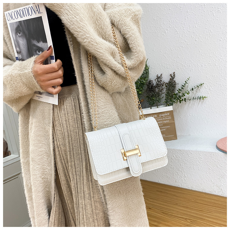 QA-897 Korean Fashion Chain Sling Bag White